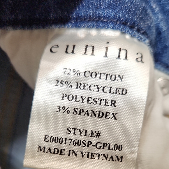 NWOT Eunina Stretch Aliyah Flares - 27 - Picture 9 of 11